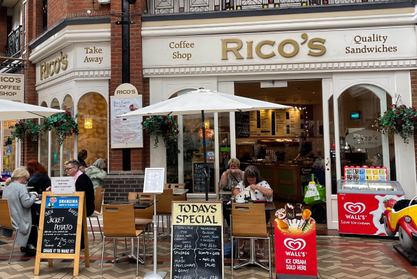 Rico's Café